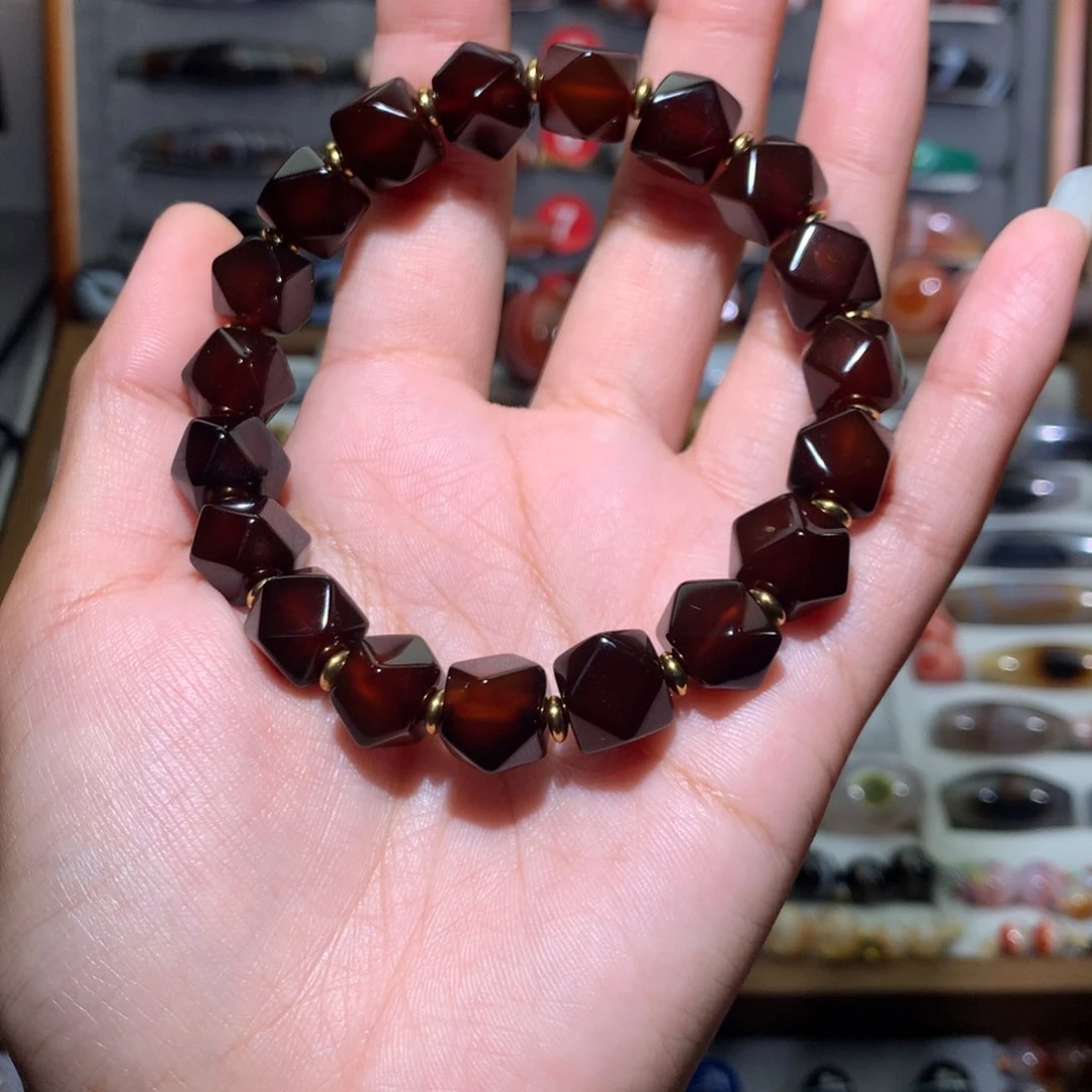 玛瑙/玉髓颈饰未镶嵌伤****夫