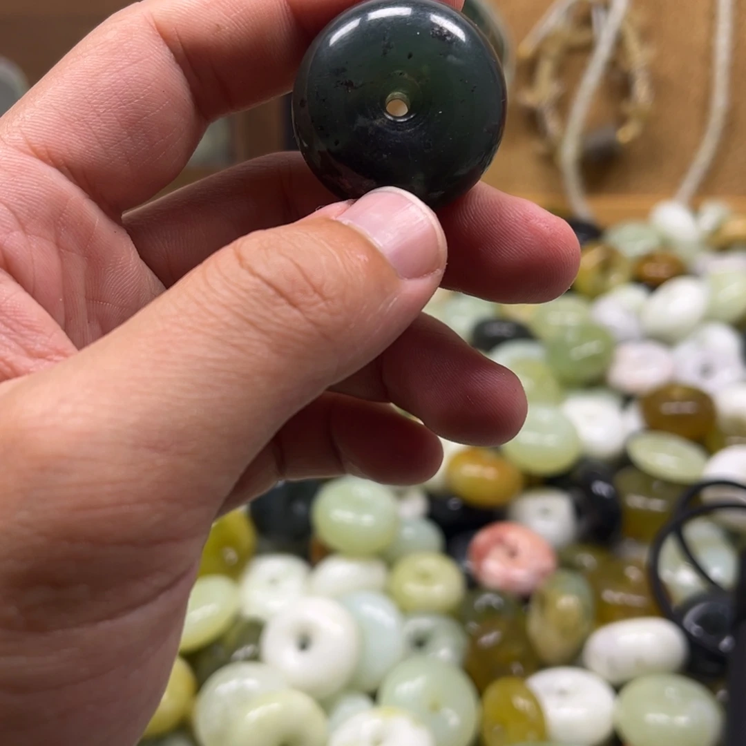 蛇纹石玉合金颈饰