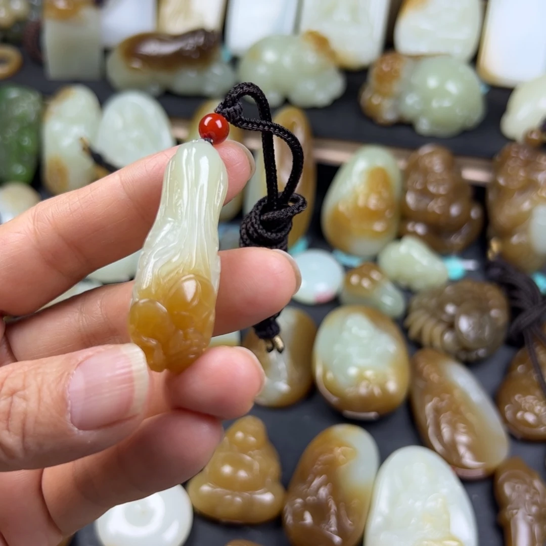 和田玉（糖玉）未镶嵌颈饰