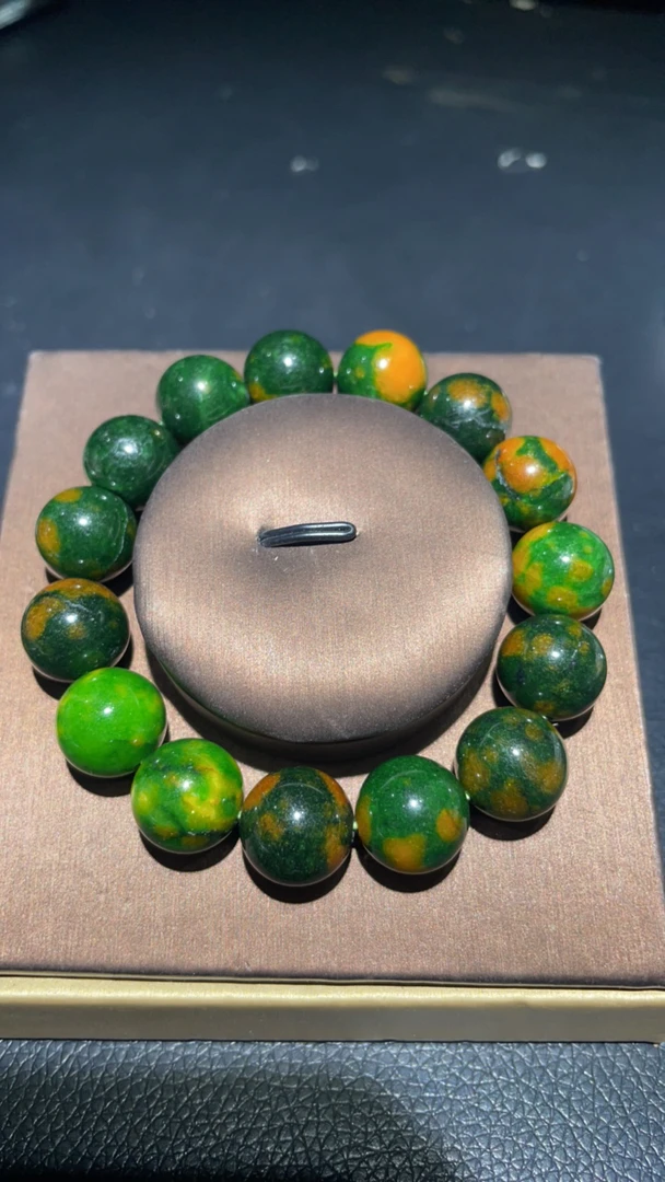 19  卡14孔雀绿手链