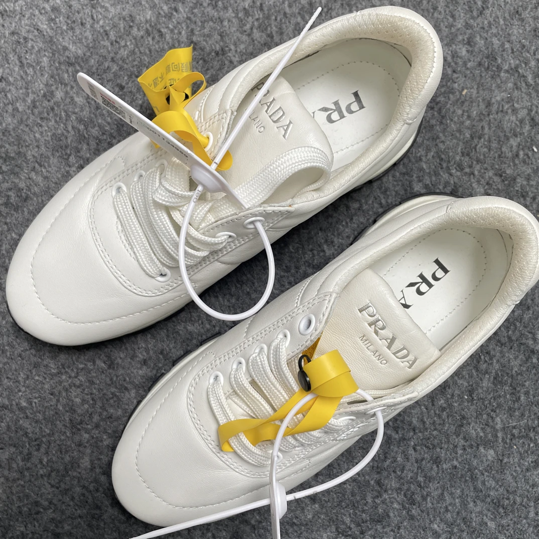 95新 Prada/普拉达 白色时尚舒适皮革面印花logo运动鞋多尺码