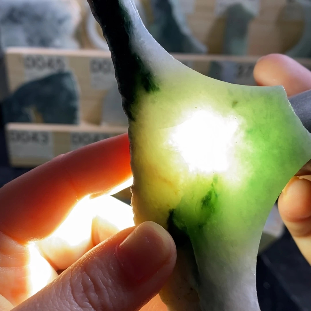 颈饰未镶嵌翡翠天然翡翠