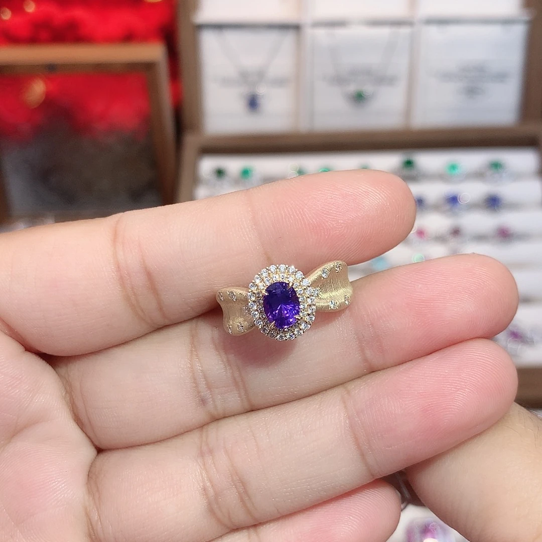 彩色蓝宝石18K金镶嵌戒指1.04ct/七天无理由