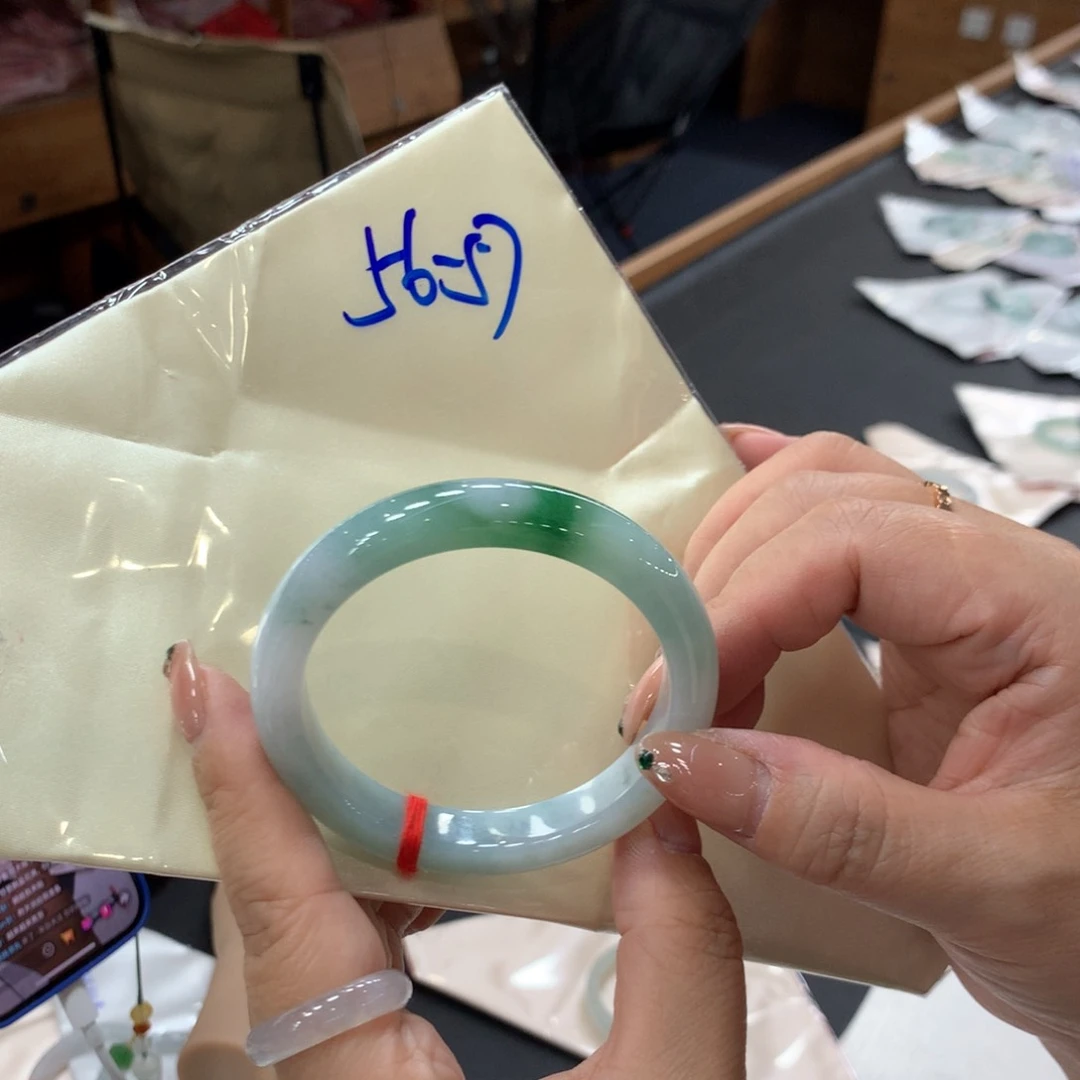 未镶嵌手镯翡翠48小时鉴赏