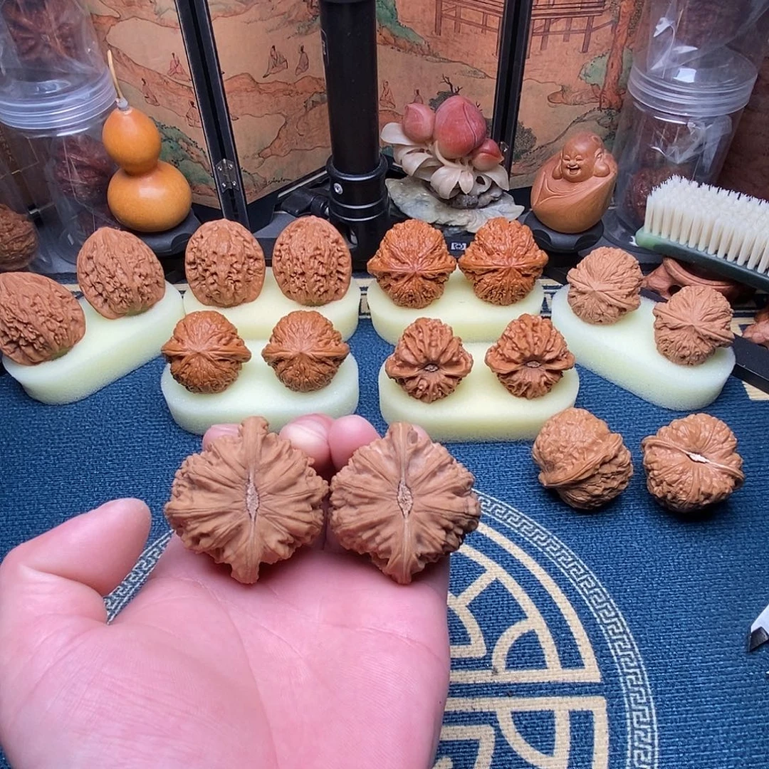 和***通文玩核桃吊坠白狮子45尺