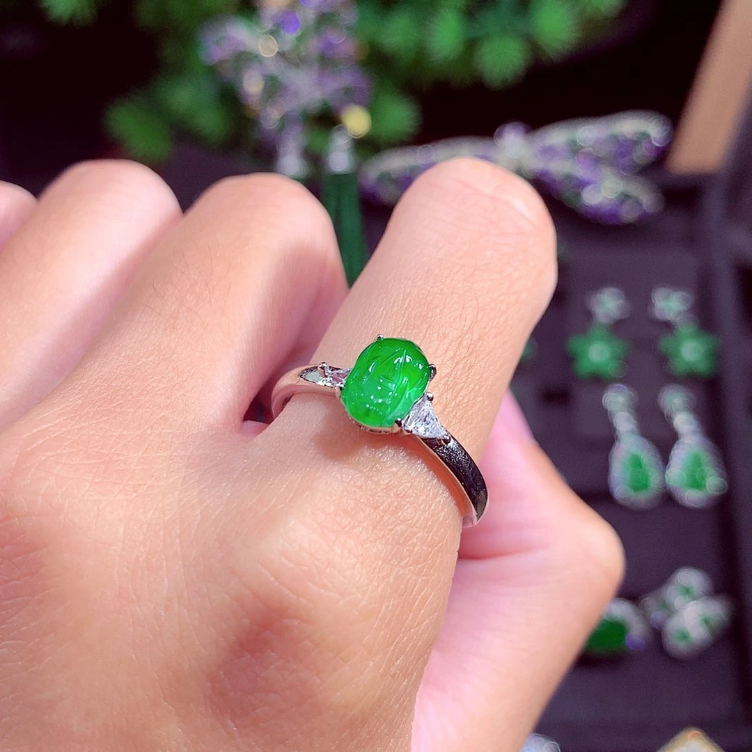 颈饰未镶嵌翡翠天然