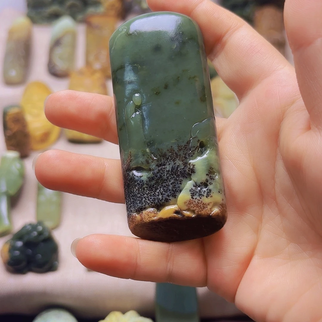 童***管岫岩河磨玉（透闪石质玉）未镶嵌颈饰