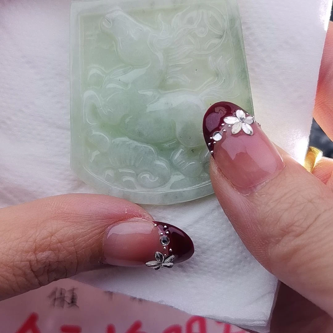 翡翠颈饰未镶嵌天然的A货翡翠多样性发货