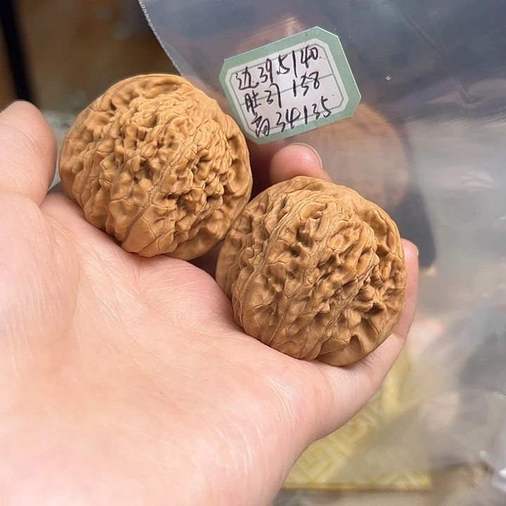 文玩核桃把件老楼