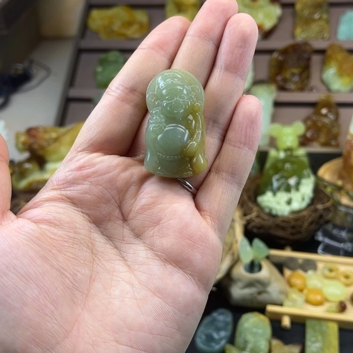 未镶嵌蛇纹石玉颈饰