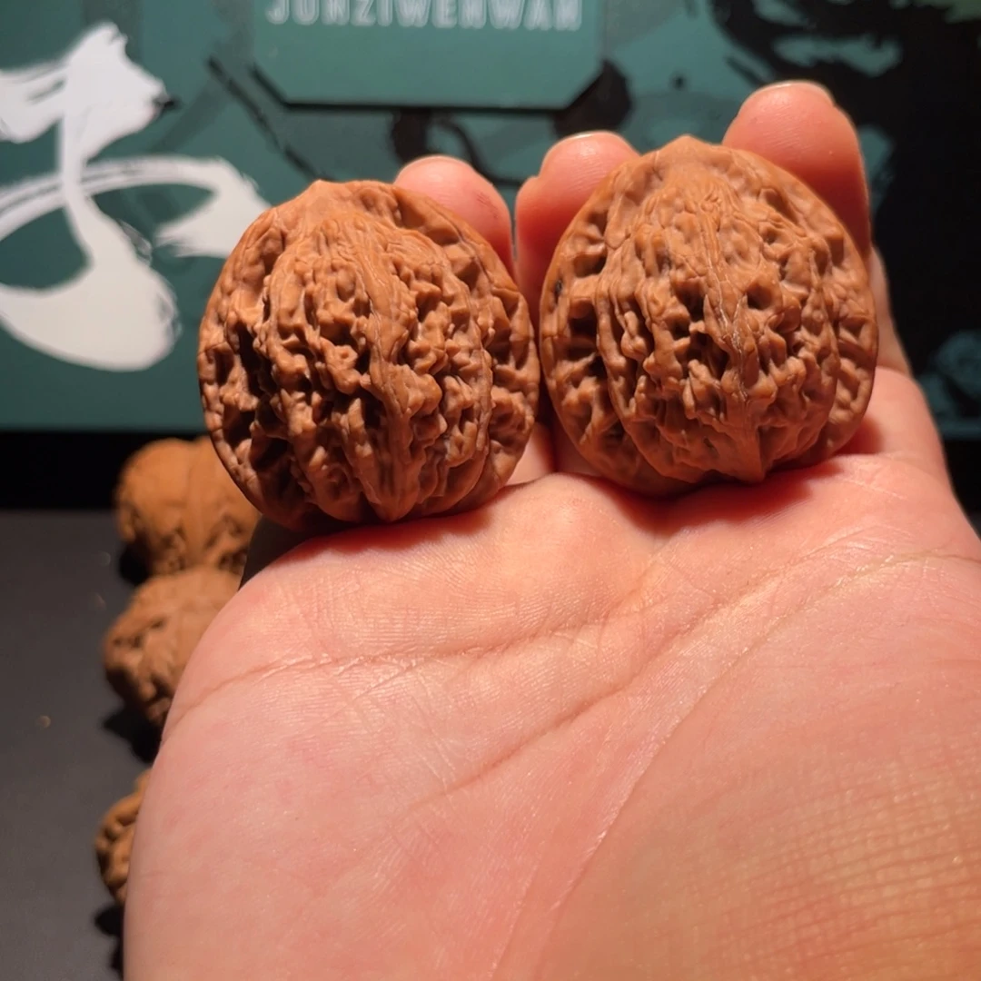 文玩核桃吊坠38虎头君子级