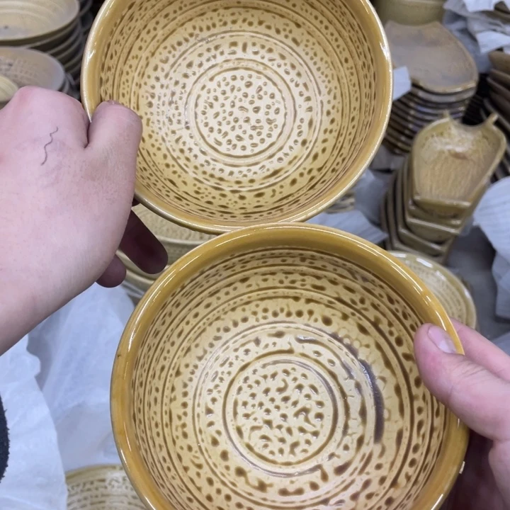 盘瓷器微瑕不退不换两只