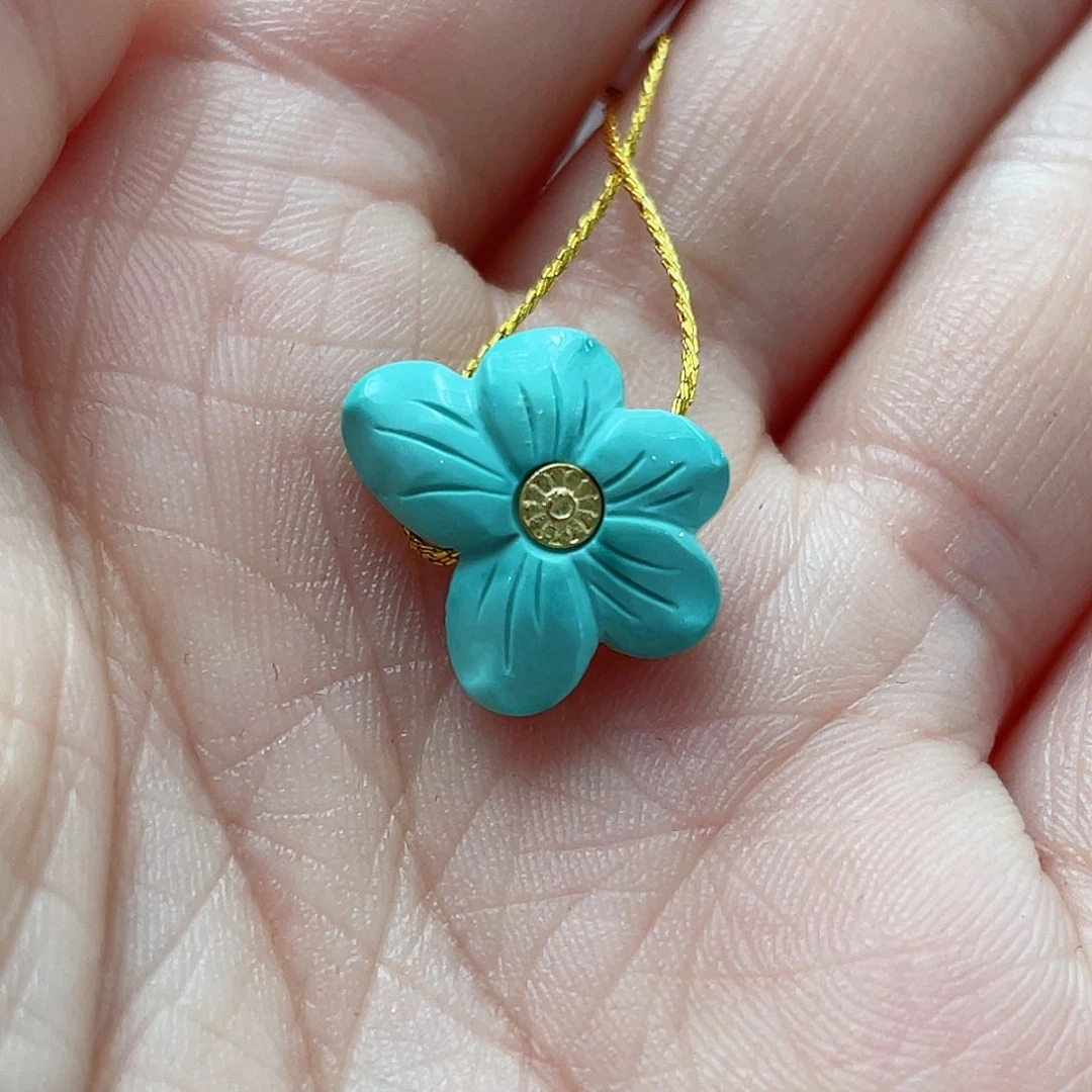 绿松石颈饰未镶嵌