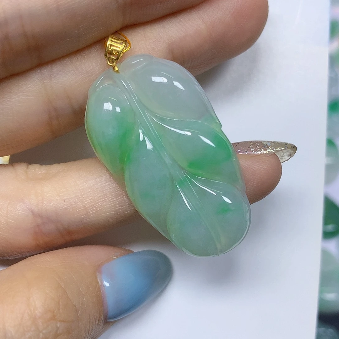 翡翠18K金镶嵌颈饰挂件