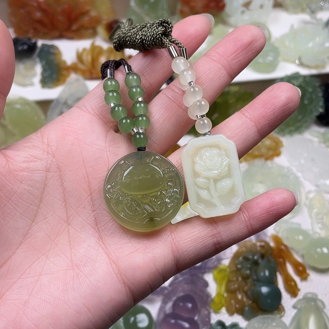 蛇纹石玉未镶嵌颈饰