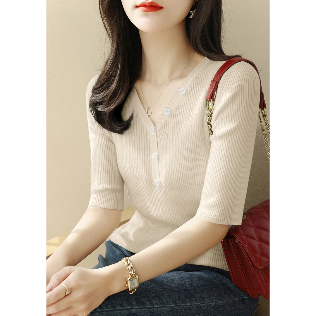 2025年秋冬新款女装V领纽扣设计五分袖针织衫气质修身显瘦T恤上衣