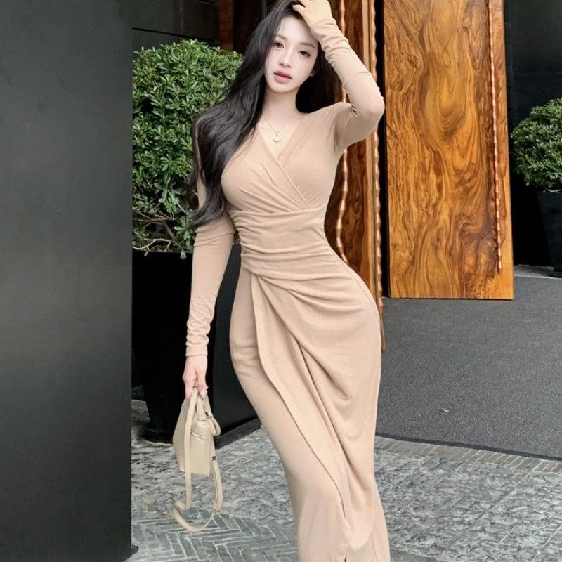 御姐风交叉v领长袖连衣裙女秋季褶皱修身气质中长款收腰包臀裙子