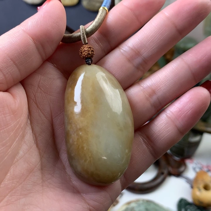 岫岩老玉（透闪石质玉）挂件未镶嵌