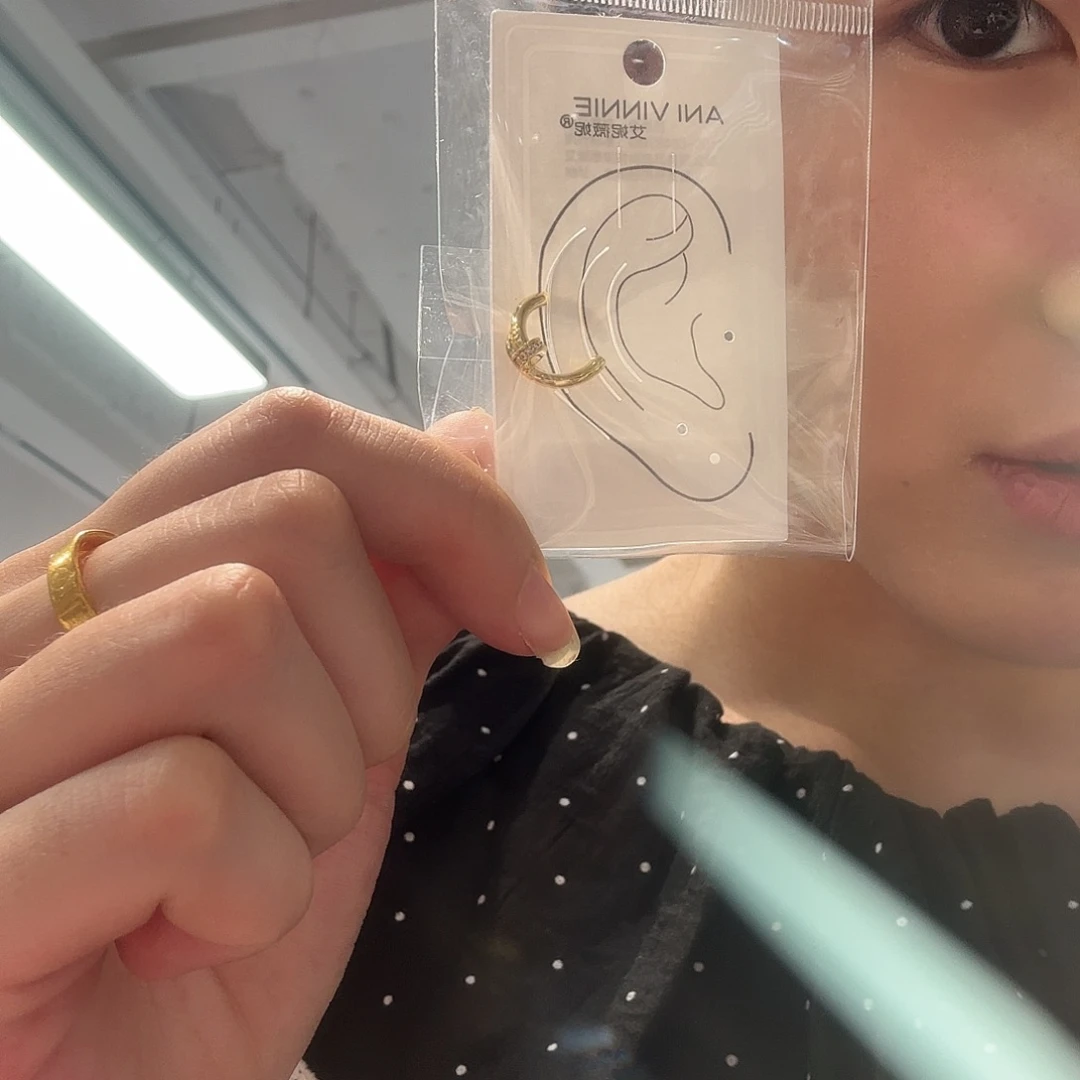 非金属钉子耳骨夹金色
