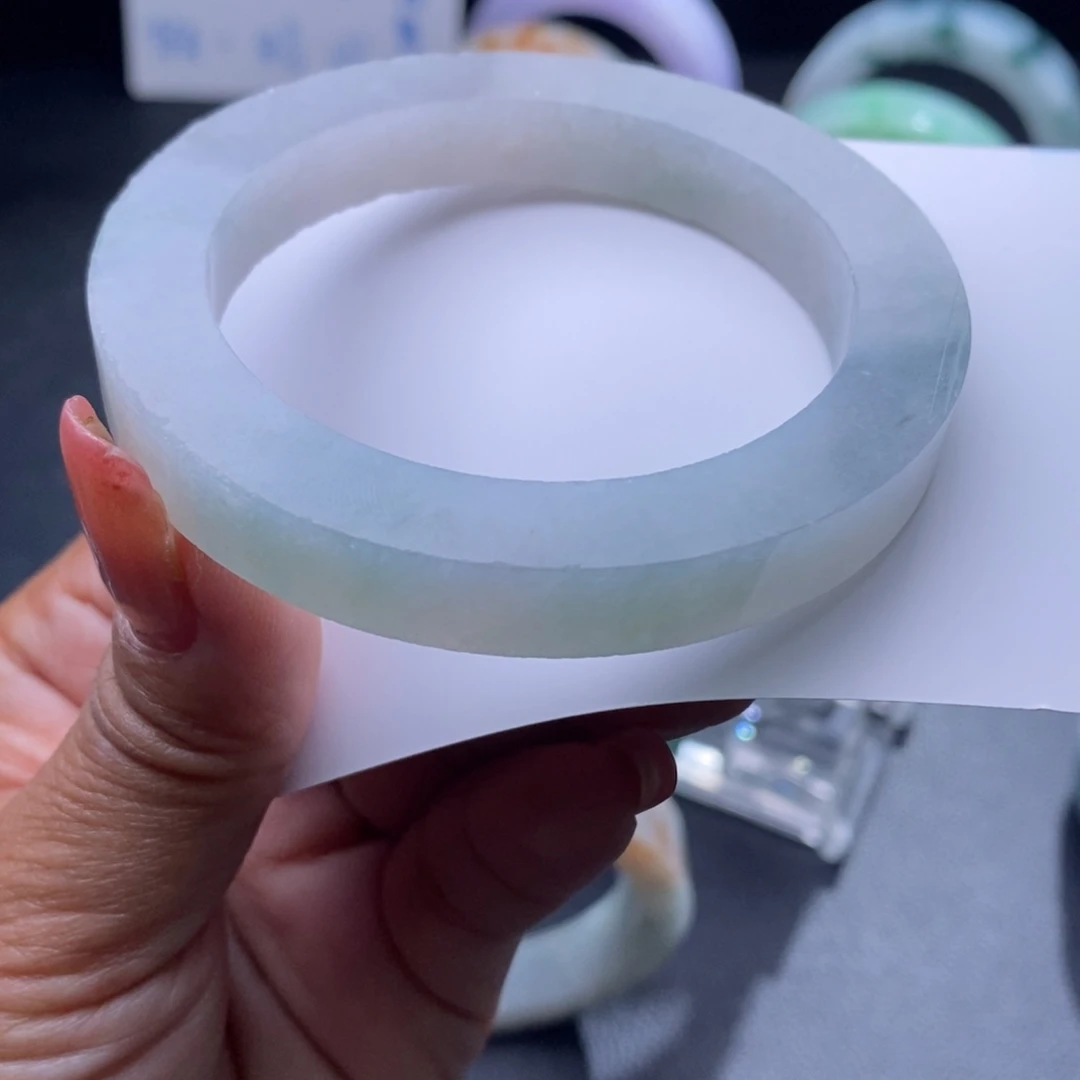 定制翡翠未镶嵌翡翠手镯