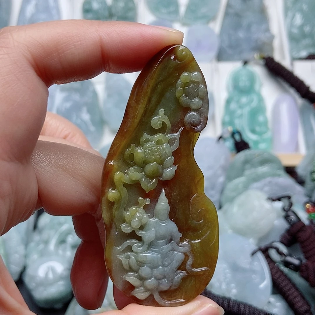 翡翠颈饰未镶嵌翡翠