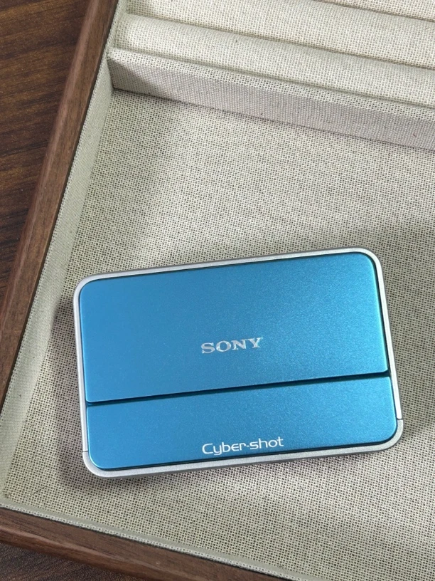 9新 Sony/索尼 t2 蓝色 迷你触摸屏复古ccd数码相机
