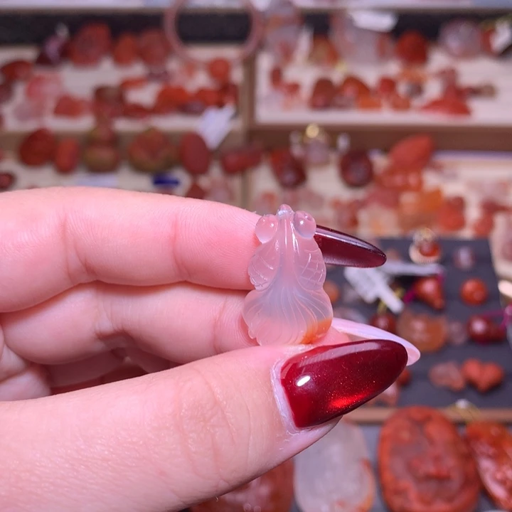 南红玛瑙合金颈饰鱼4