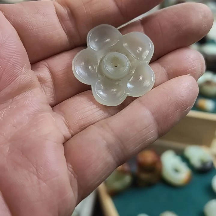 和田玉（糖玉）未镶嵌挂件