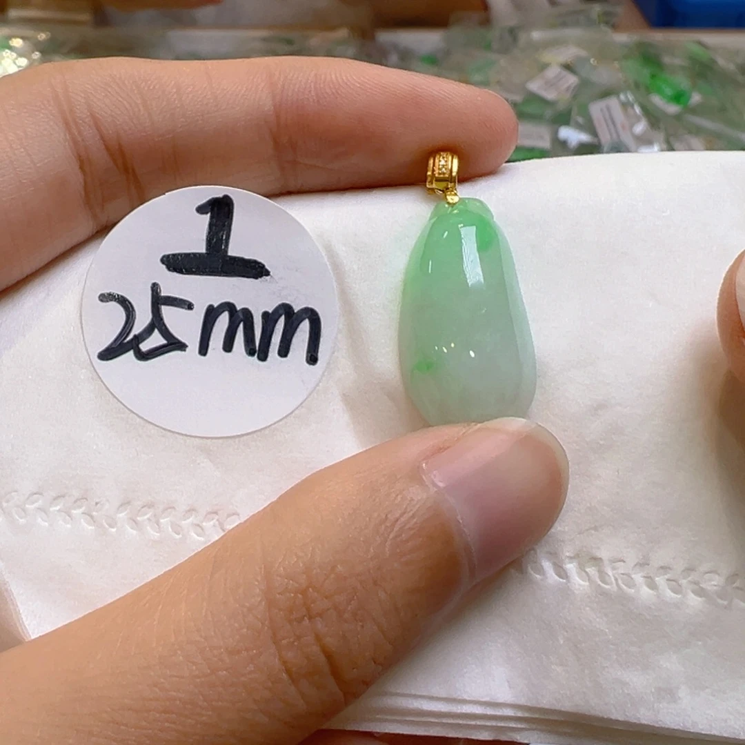 吊坠(不含链)18K金镶嵌翡翠