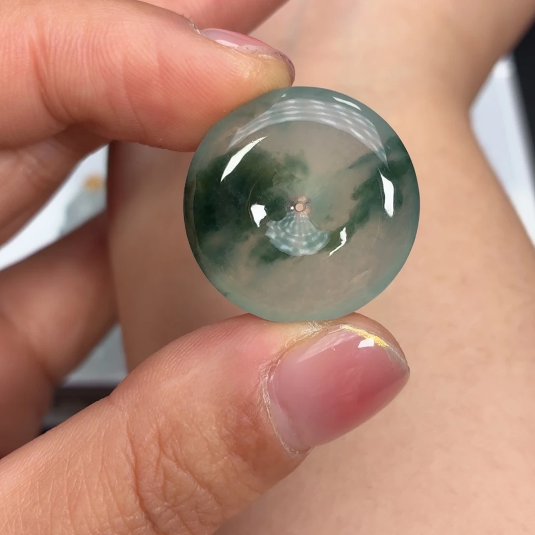 翡翠未镶嵌颈饰平安扣