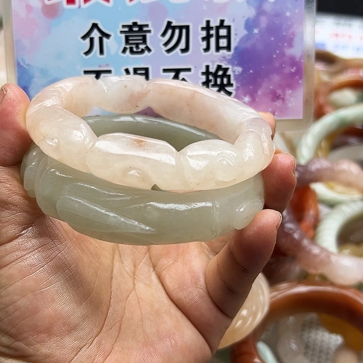 未镶嵌手镯石英岩玉