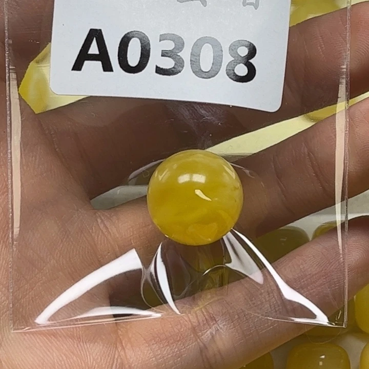 1***1琥珀未镶嵌珠宝奇石A0308