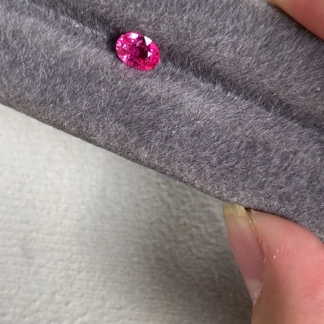 尖晶石裸石1.2卡 莲花 马哼盖