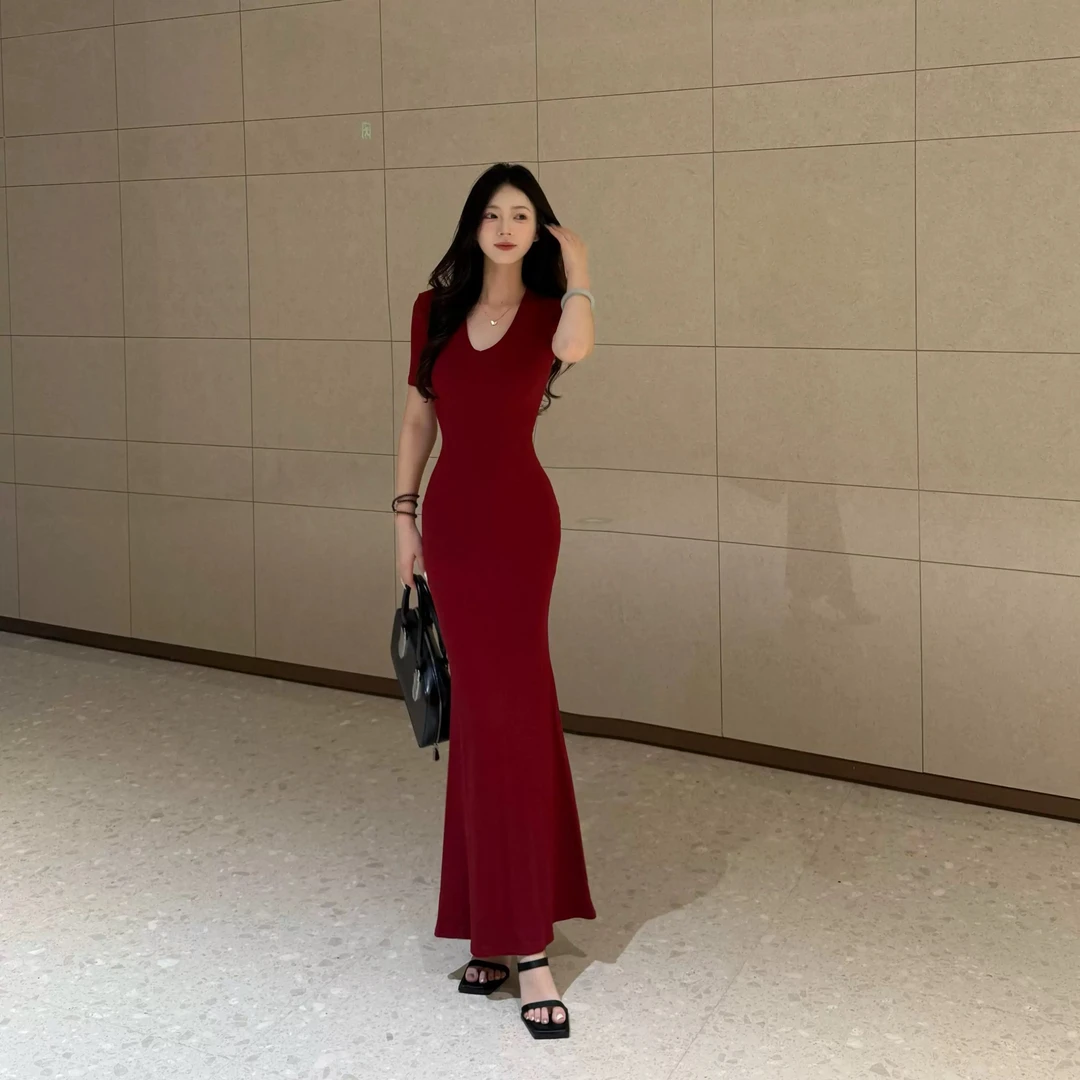 法式收腰包臀鱼尾后妈裙2025秋季爆款洋气性感修身长裙针织裙