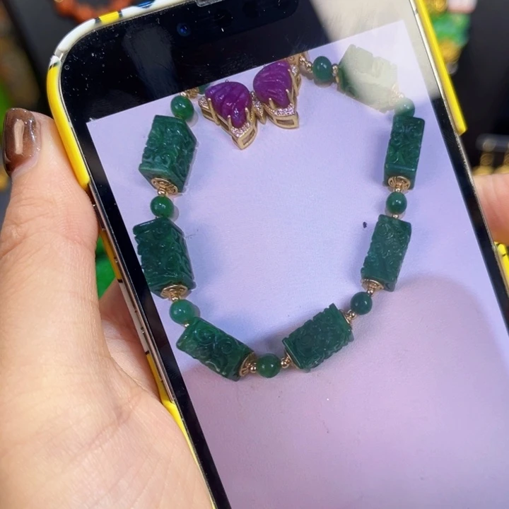 冬***春翡翠未镶嵌颈饰翡翠