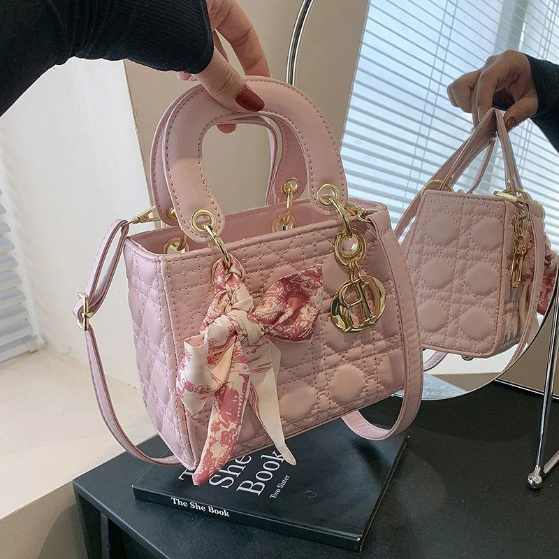 (03)编码556-- 605  2025夏季女包（NO退no换经典女包）