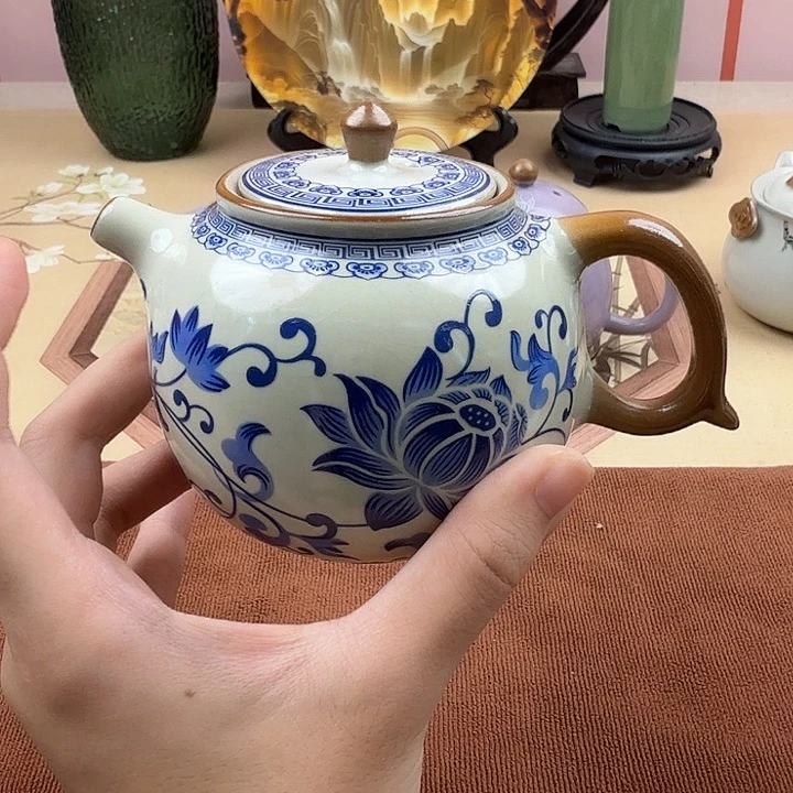 青花缠枝莲泡茶壶