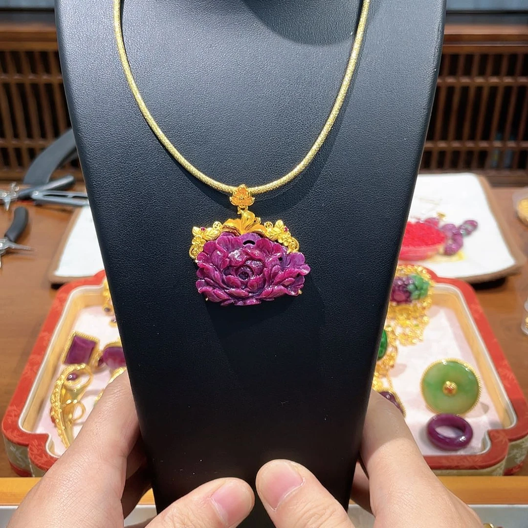 锦纶铁合金吊坠红宝
