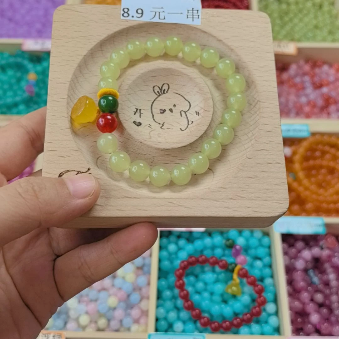 未镶嵌石英岩玉珠宝奇石