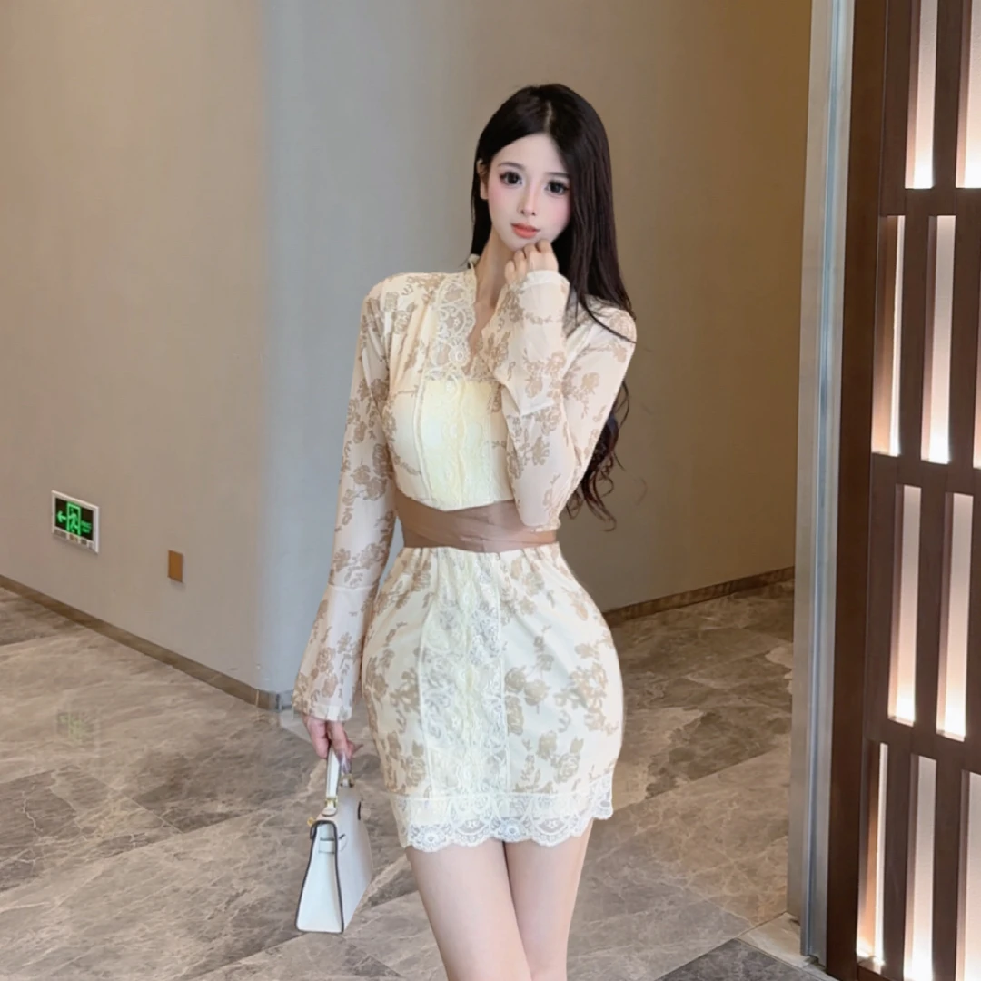 【CUTE专属】纯欲风V领长袖蕾丝连衣裙女收腰修身包臀短裙适合多季