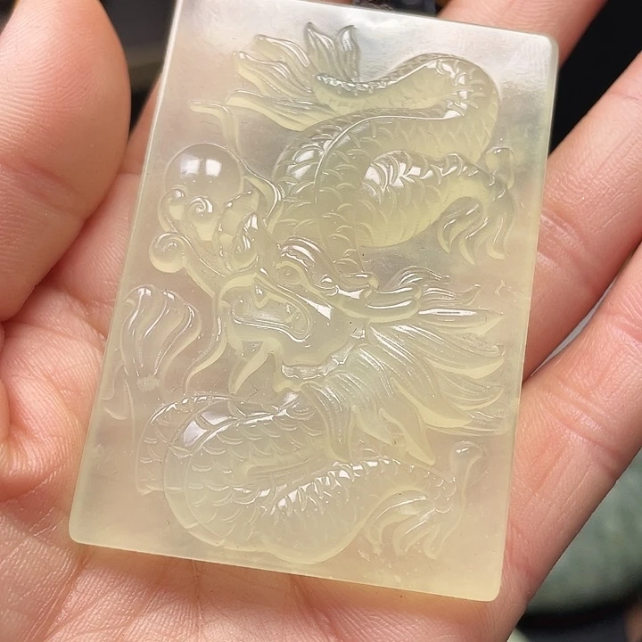 软玉未镶嵌颈饰软玉龙牌