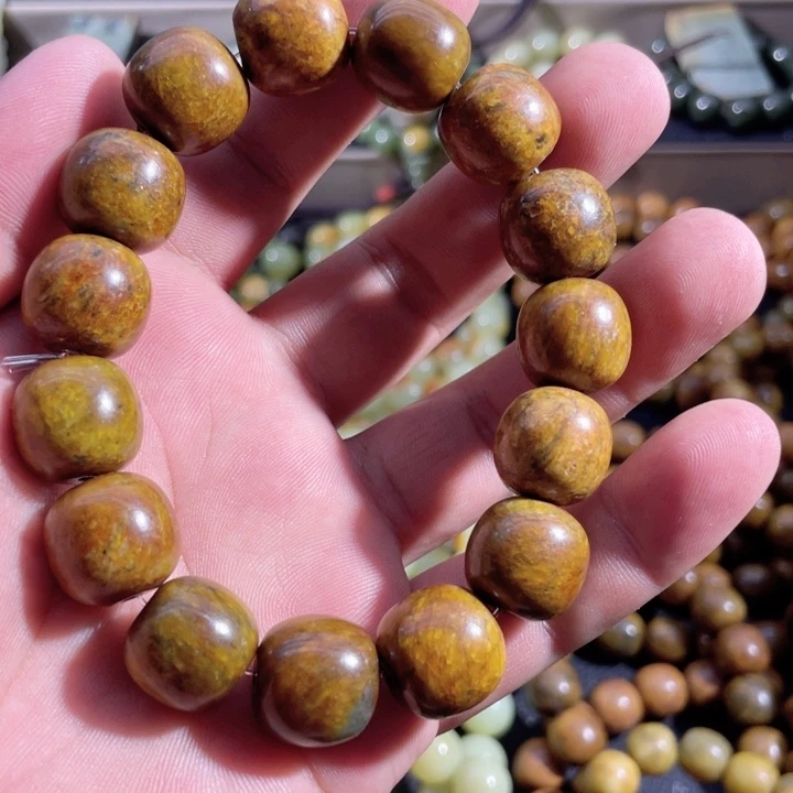 透闪石质玉手串未镶嵌