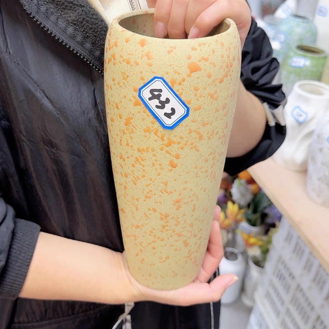 432号陶瓷高25厘米微瑕一个