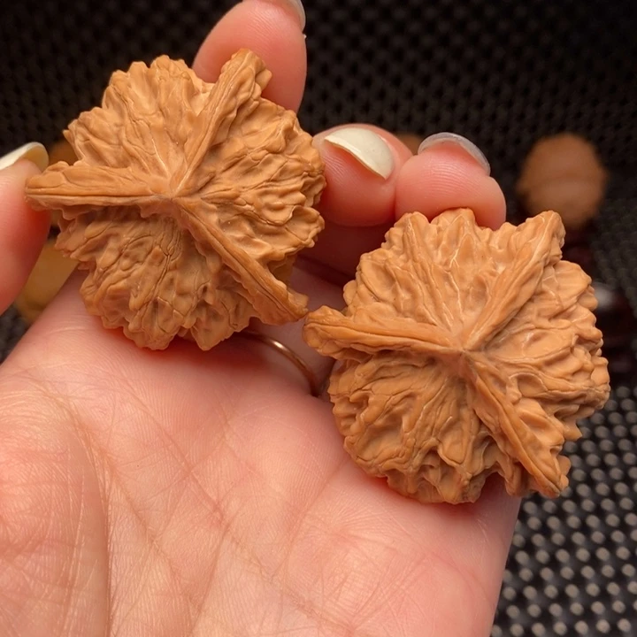 文玩核桃吊坠8盘山三棱42.5