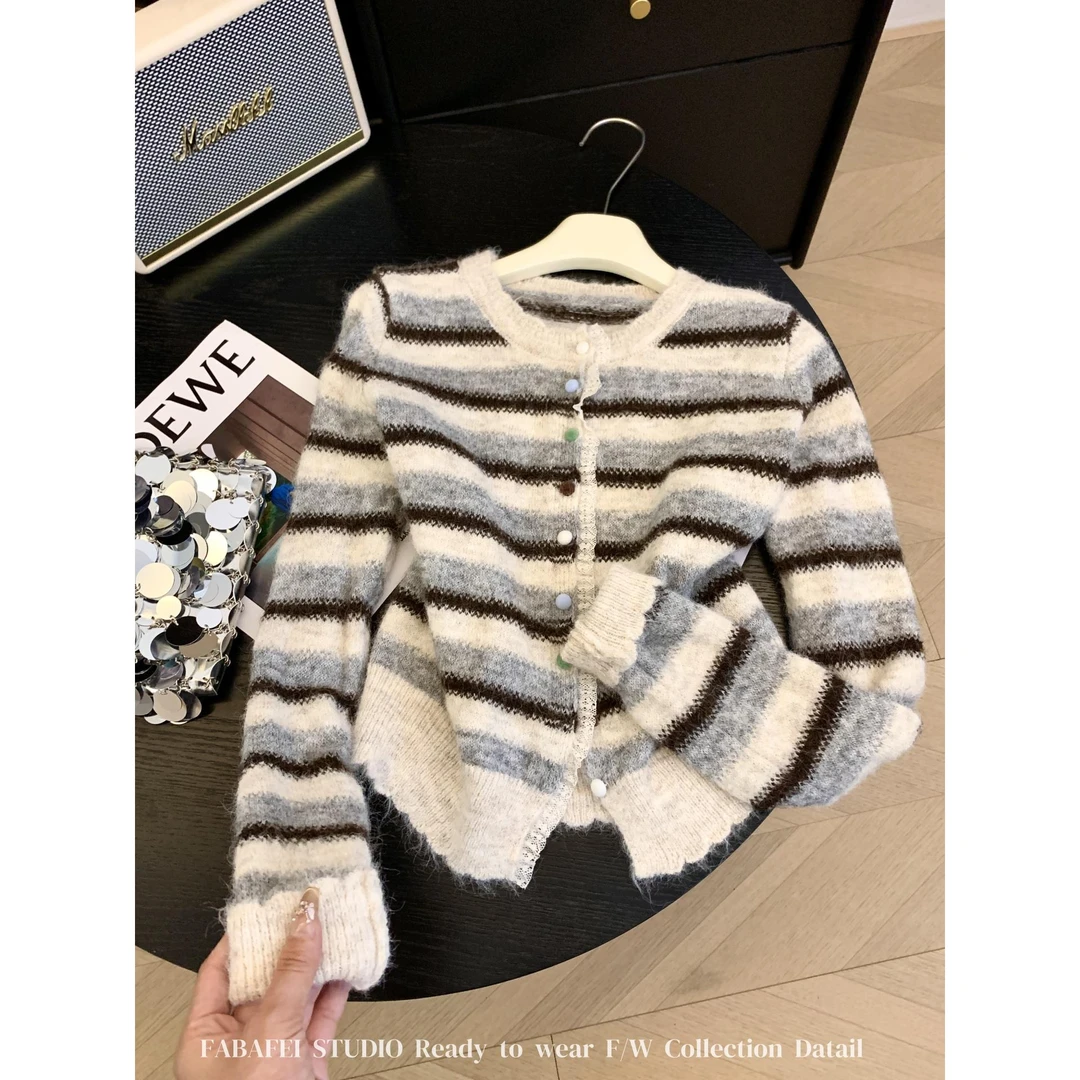 慵懒风软糯马海毛毛衣女2025秋冬蕾丝拼接针织衫别致撞色条纹外套
