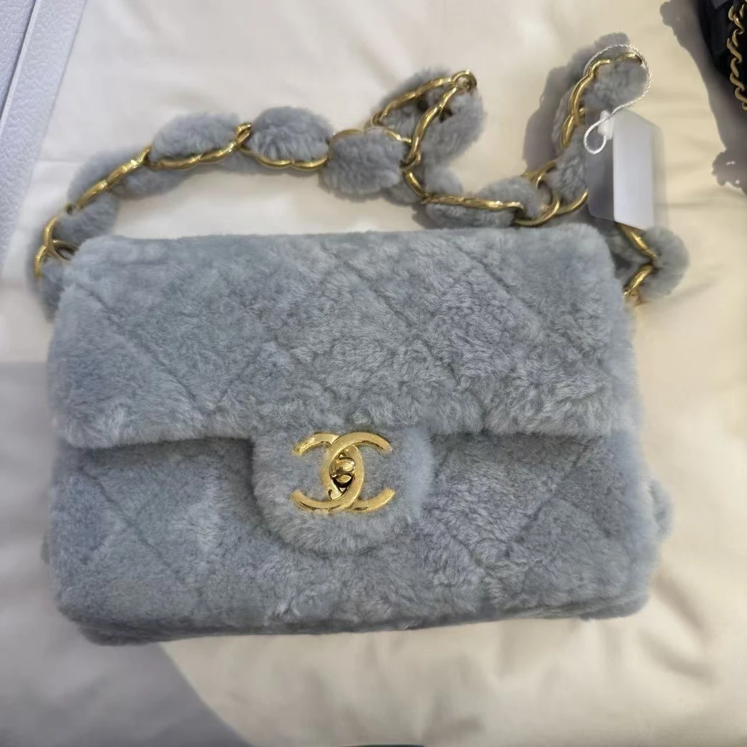99新 Chanel/香奈儿 chanel cf系列baby蓝芯片 兔毛时尚包/JM0036