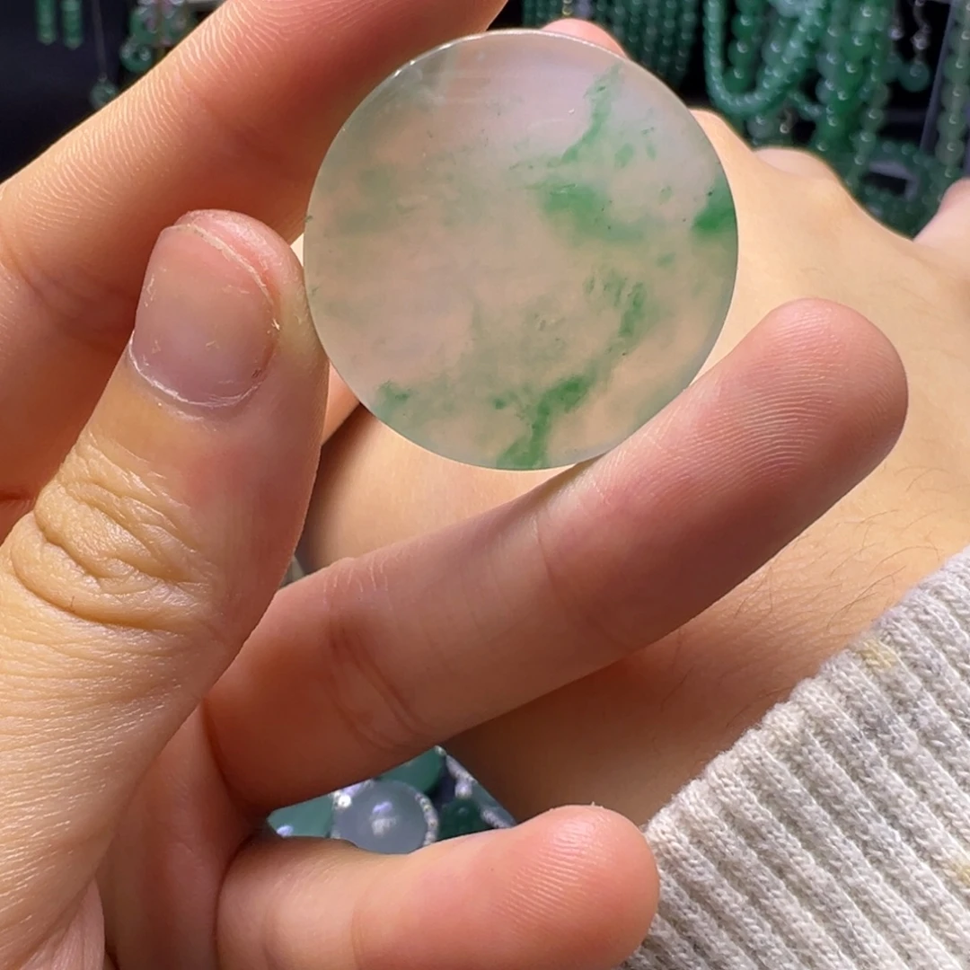 石英质玉（非洲翠）未镶嵌颈饰