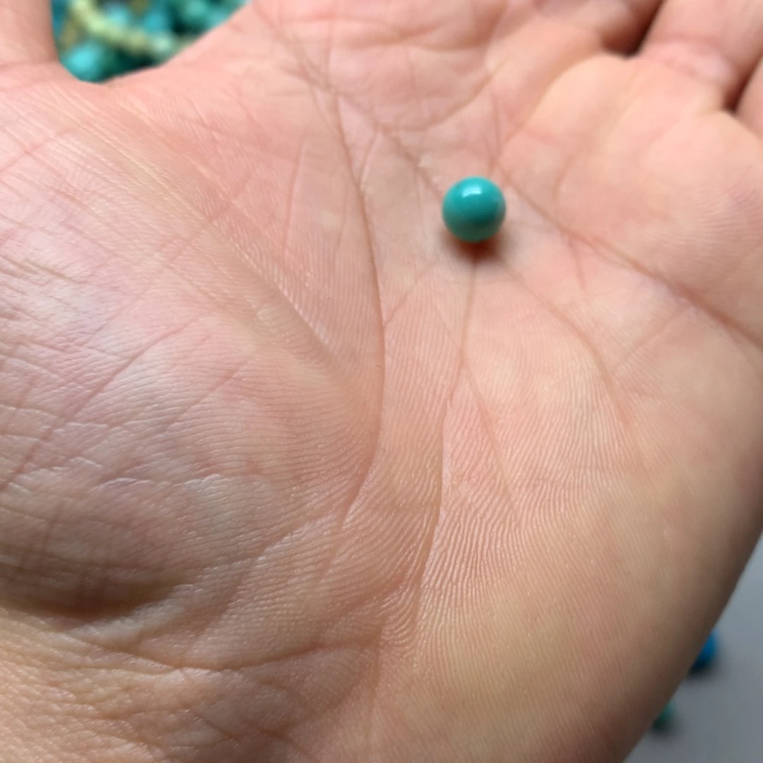 绿松石未镶嵌颈饰