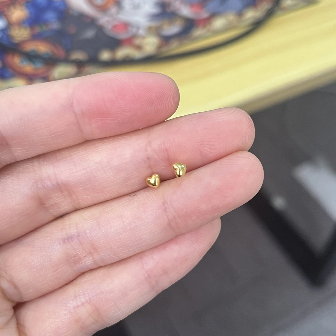 亮面立体小胖心耳钉 弯钩 足金999