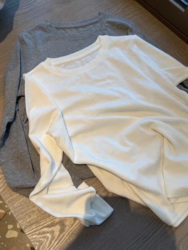 苏晨 贯穿春季穿搭袖口缝标大弹力纯色打底衫